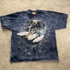 The Mountain 90’s vintage t-shirt with wolf image.
